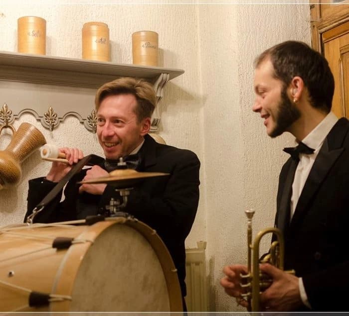 En Fanfare 27